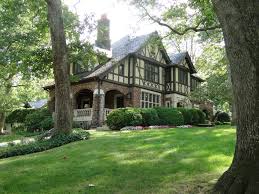 Tudor Style Storybook House Of The Early To Mid 1900 S The Lodge Style Of It S Time Repinned By Http Jil Tudor Style Homes Architecture House Exterior