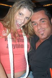 File:Robbye Bentley, Alec Metro at Porn Star Karaoke 1.jpg - Wikimedia  Commons