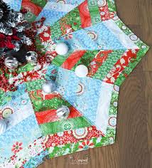 Log cabin tree skirt pattern. How To Make A Christmas Tree Skirt You Ll Love The Seasoned Homemaker