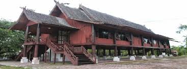 Rumah adat jawa barat memiliki keunikan dan ciri khas tersendiri. 5 Rumah Adat Kalimantan Beserta Sejarah Gambar Penjelasan