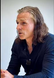 Kent Melton's Instagram, Twitter & Facebook