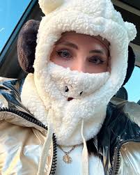 Angela Benoit❕ (@angeconnie) • Instagram photos and videos