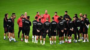 A milli futbol takımı'nda hırvatistan, rusya ve macaristan ile oynanacak karşılaşmalar öncesi gökhan akkan ve abdükadir ömür kadrodan çıkarıldı, altay. A Milli Futbol Takimi Aday Kadrosunda Degisiklik