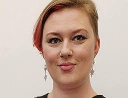 Carolyn Hanks's Instagram, Twitter & Facebook