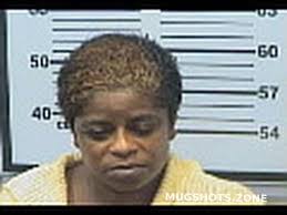 Daisy Vaughn's Instagram, Twitter & Facebook