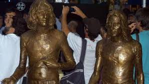 El frente de todos propuso una estatua de maradona en mar del plata. Sui Generis Ya Tiene Su Estatua En Argentina Espectaculos Peru21
