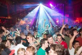 Download and buy this stock image: Rauschende Partynacht Mit Ein Wenig Wehmut Am Fruhen Samstagmorgen Hat Das Zapata Wohl Seine Pforten Fur Immer Geschlossen Wir Waren Bei Der Closing Party Mit Der Kamera Dabei Stuttgarter Nachrichten