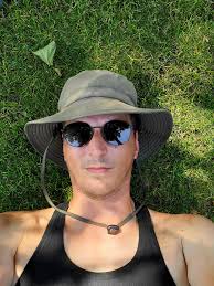 Catching Galarian Bird with Ultra Ball and Gold Berry