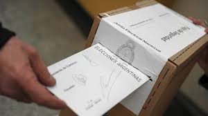 En marzo de 2020, se propuso realizar elecciones anticipadas en septiembre de 2020 debido a las reformas constitucionales que se propusieron, pero esta idea fue abandonada. Legislativas 2021 La Justicia Aprobo La Actualizacion Del Cronograma Electoral Infobae