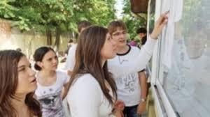 În prima etapă de înscriere şi admitere la învăţământul liceal, cei 1944 de elevi repartizaţi au ocupat 1240 de locuri în clase de la filiera teoretică şi 754 de locuri la filiera tehnologică. Repartizare 2011 Afla La Ce Liceu Ai Intrat Mobile