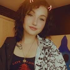 Taylor Manns's Instagram, Twitter & Facebook