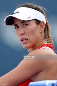 Lindner family tennis center home of the western and southern financial group masters and women's open as part of the us open tennis series. Garbine Muguruza Of Spain Cools Down Between Sets While Playing Garbine Muguruza Muguruza Garbine Muguruza Blanco