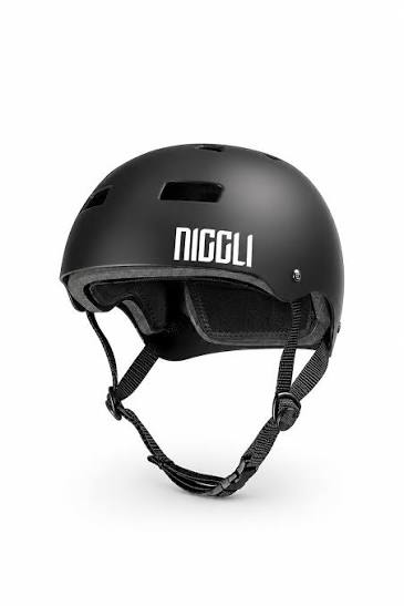 Capacete para proteger o noivo do taco 