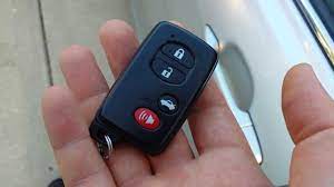 Jan 16, 2020 · the valet key (which has a grey instead of black base) will start the engine but won't unlock the doors, boot or glove box by inserting it into the lock barrel afaik. Toyota Camry Why Aren T My Door Locks Working Camryforums