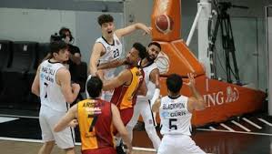 Galatasaray, basketbol şubesinde değişikliğe gidiyor. Besiktas Galatasaray 82 64 Mac Sonucu Ozet Ing Basketbol Super Ligi Fotomac