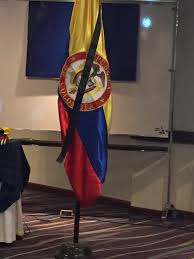 Uribe Se Niega A Responder Porque Invito A Lucir La Bandera De Colombia Con Luto El Universal Cartagena