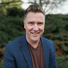 Scott Hyde's Instagram, Twitter & Facebook