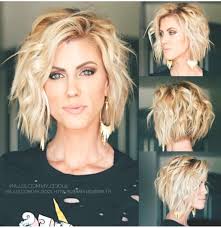kurzer blonder bob mit leichten locken einfachefrisuren easyhairstylesbob kurze blonde bobs blonder bob bob locken kurz