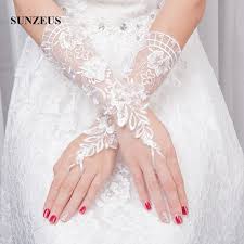 A la hora de elegir los guantes para tu boda, tendrás que tener en cuenta muchos aspectos, pero sobre todo la longitud del guante. Opera Longitud De Partido De Las Mujeres Accesorios Guantes Para Nupcial Blanco Encaje Con Perlas Boda Fingerless Guantes Sg17 En Categoria Guantes De Novia N Todayshipit Com