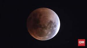Titik terjauh bulan itu dicapai pada 27 juli pukul 12.43 wib atau 11,5 jam sebelum gerhana berlangsung. Deretan Negara Yang Bisa Nikmati Gerhana Bulan Total Terlama