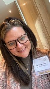 Jennifer Pfeffer's Instagram, Twitter & Facebook