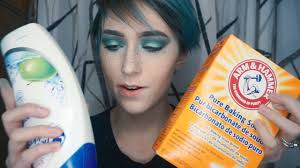 fade colored hair with baking soda