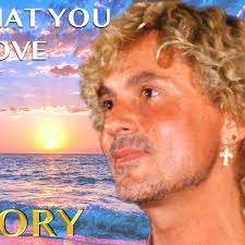 Robert Coxon's Instagram, Twitter & Facebook