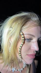 WORLD SNAKE DAY 🐍!! Wanted to share a cool clip of a couple Colorado  desert shovel nose snakes slithering through @rachelturner4 hair making her  look like Medusa but if she were a nice pretty blond ...