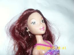 Mattel MY SCENE Lalka CHELSEA Strój kąpielowy Stroje plażowe Buty w  zestawie Kolczyki Gęste włosy 2 szt. Dodatki do stroju