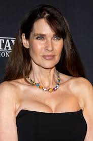 Carol Alt apre OnlyFans a 62 anni: «Ci sono anche foto di nudo, ma fatte  con gusto» | Vanity Fair Italia