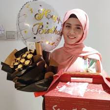 Batik bisa menjadi rekomendasi hadiah untuk merayakan hari guru indonesia. Chocolate Box Bouquet For Gift Present Happy Birthday Hadiah Hari Jadi Anniversary Ulangtahun Suprise Party Shopee Malaysia