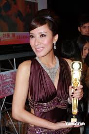 快醒醒，英雄。 距游戏首次公布的八年后， 《赛博朋克2077》终于正式和大家见面了。 进入夜之城的钥匙现在就握在你的手中。 是时候偷一波装备，寻一些刺激或是来一两场超梦体验了! å›¾æ–‡ Tvb41å'¨å¹´å°åº† æ¨æ€¡èŽ·æœ€ä½³å¥³é…è§'å¥– æ‰‹æœºæ–°æµªç½'