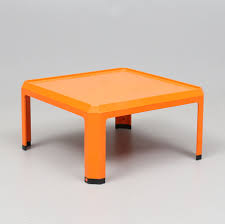 Des conceptions particulières en plastique les meubles kartell pour une salle à manger luisante et éclairée Alberto Rosselli Kartell Italy 1969 Table Design Home Decor