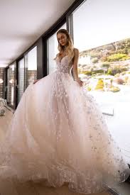 Du bist auf der suche nach dem idealen brautkleid? Traumkleid Von Tina Valerdi Meerjungfrau Hochzeitskleid Pinkfarbene Hochzeitskleider Brautkleid Prinzessin