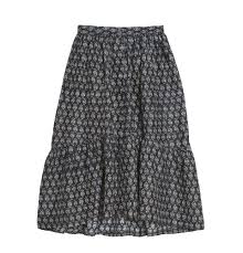 Se porte en de nombreuses occasions. Jupe En Soie Heart Noir Soeur Mode Femme Soeur Selection Printemps Ete J Aime