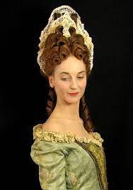 Ddcf795f6ac35cc1ad7166de5b43ef60 Jpg 423 600 Pixel Coiffure Coiffures Historiques Idees De Coiffures