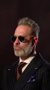 Give it all you have, and before you know it they can’t look away. 🦊  Representing my brother @jl_michaels_llc custom suit line