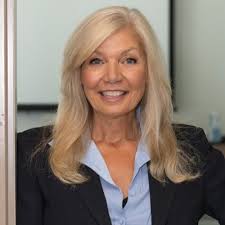 I'm so excited to share that yesterday I graduated Summa Cum Laude from  Quinnipiac University with a Bachelor of Arts in Film, Television, and  Media Arts and a minor in Fine Arts! |