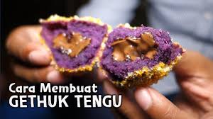 Gethuk) adalah makanan ringan yang terbuat dengan bahan utama ketela pohon atau singkong, ubi, talas, dan pisang. Cara Membuat Getuk Tengu Youtube