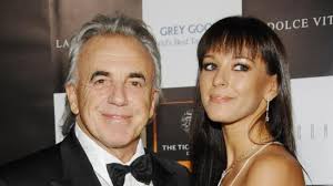 Peter Stringfellow S Mullet Gets The Chop Live On Loose Women Bucks Free Press The mullet cycle uses two different wheel diameters in order to negotiate a wide range of speed & handle different surfaces.