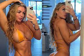 Mandy Rose promotes her workout program with a hot picture | Marca