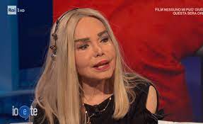 Elenco completo di tutti i programmi. Era La Signorina Buonasera Oggi Maria Giovanna Elmi Compie 80 Anni Ed E Diventata Cosi Foto