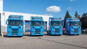 Een binnenvaartterminal die goederen via het water, de weg en het spoor kan overslaan. Van Moer Logistics