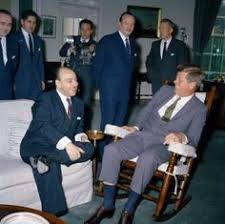 Dünyanın üçüncü büyük ekonomisi olan japonya amerika'nın en güçlü. John F Kennedy Therealjohnfitzgeraldkennedy Profil Pinterest