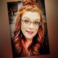 Laura Arzaga's Instagram, Twitter & Facebook