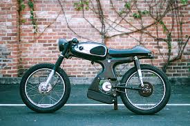 The 929 Moped That Won A Global Custom Build Off In 2020 Electric Moped Moped Honda S90