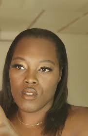 Plus Size Model Sheena Hall