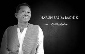 Pelakon dan pelawak terkenal, harun salim bachik telah pun menghembuskan nafas terakhir sebentar tadi semasa berhenti mengisi minyak di kawasan rehat dan rawat bukit merah,perak. Alenk Mohdnaszli Twitter