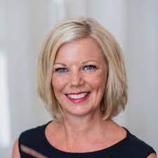 Janet Holliday's Instagram, Twitter & Facebook