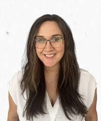 Julia Conger's Instagram, Twitter & Facebook